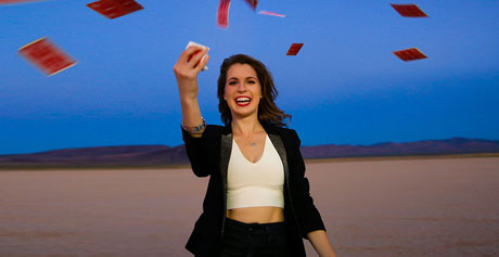 She Wows Audiences With Her Contagi..